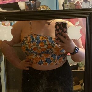 Cropped tank top with bow in back